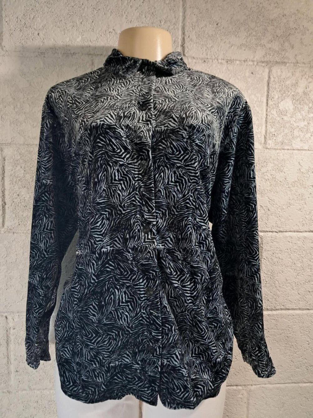 Jeanie Bleu Zebra Print Button-Up Blouse Women’s XL